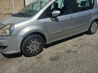 Usata Renault Modus 75 CV (55 kW) 2009 Grigio Monovolume