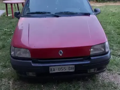 Usata Renault Clio 78 CV (57 kW) 1994 Utilitaria
