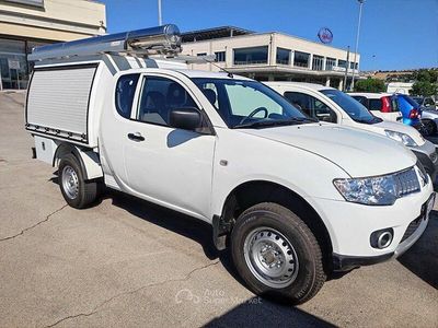 Usata Mitsubishi L200 Intense 178 CV (130 kW) 2013 Bianco Pick-up
