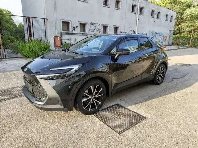 Usata Toyota C-HR Trend 152 CV (111 kW) 2024 Nero SUV