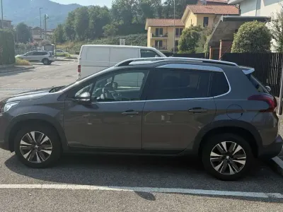 Usata Peugeot 2008 Allure 83 CV (61 kW) 2019 Grigio SUV