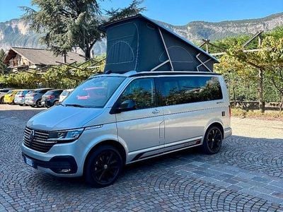 Usata VW California Beach 150 CV (110 kW) 2024 Grigio Furgone