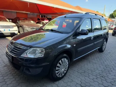 Begagnad Dacia Logan MCV Lauréate 87 HK (63 kW) 2009 Grå Kombi