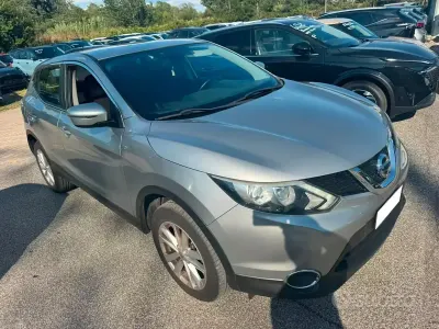 Usata Nissan Qashqai Acenta 131 CV (96 kW) 2017 Grigio SUV
