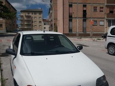 Usata Fiat Punto 54 CV (39 kW) 1998 Bianco Utilitaria