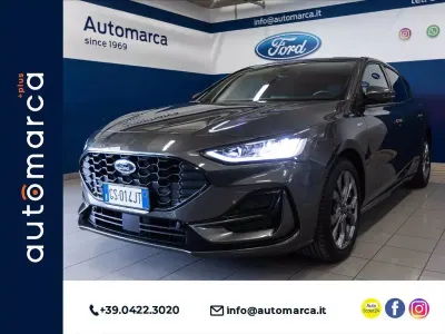 Usata Ford Focus ST-Line 125 CV (91 kW) 2023 Grigio metallizzato Berlina