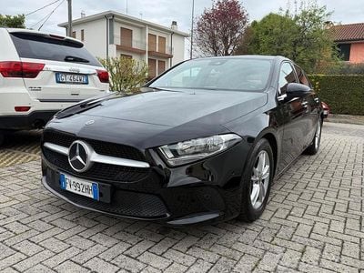 Usado Mercedes A200 163 CV (119 kW) 2019 Negro Berlina