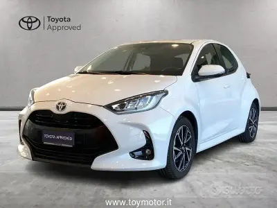 Usata Toyota Yaris Hybrid Trend 116 CV (85 kW) 2022 Bianco Berlina