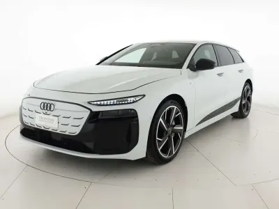 Nuova Audi A6 e-tron S-Line 280 kW (381 CV) 2026 Bianco ghiaccio metallizzato Station wagon