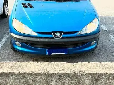 Usata Peugeot 206 CC 109 CV (80 kW) 2002 Blu Cabrio