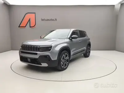 Begagnad Jeep Avenger Summit 101 HK (74 kW) 2025 Grå SUV