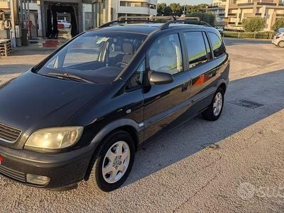 Usata Opel Zafira Elegance 101 CV (74 kW) 2001 Nero Monovolume