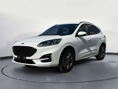 Usata Ford Kuga ST-Line 224 CV (164 kW) 2023 Frozen white SUV