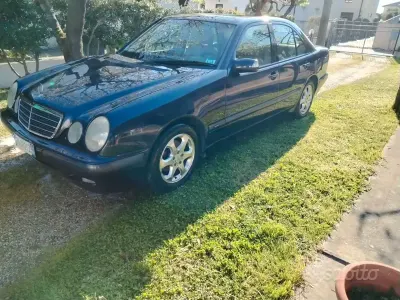 Usata Mercedes E220 116 CV (85 kW) 2001 Berlina