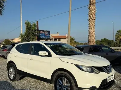 Usata Nissan Qashqai Acenta 110 CV (80 kW) 2015 Bianco SUV