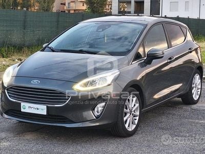 Usata Ford Fiesta Titanium 86 CV (63 kW) 2019 Grigio Utilitaria