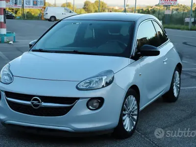 Usata Opel Adam 87 CV (63 kW) 2013 Utilitaria