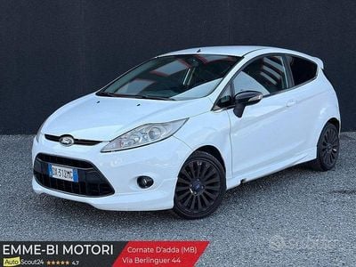 Begagnad Ford Fiesta Titanium 90 HK (66 kW) 2009 Vit Sedan
