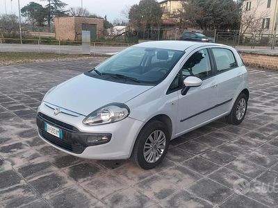 Usata Fiat Grande Punto 77 CV (56 kW) 2011 Grigio Utilitaria