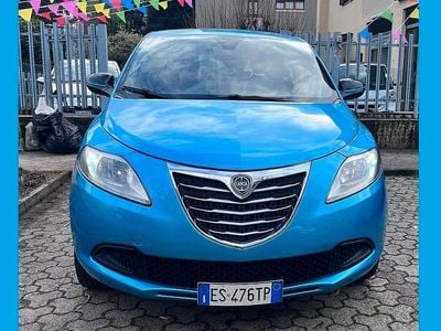 Usata Lancia Ypsilon 85 CV (62 kW) 2013 Blu Utilitaria
