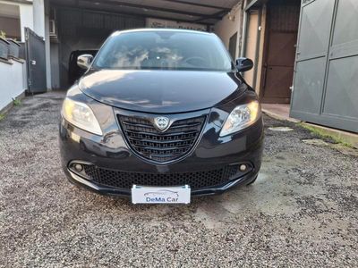 Usata Lancia Ypsilon 69 CV (50 kW) 2015 Nero Utilitaria