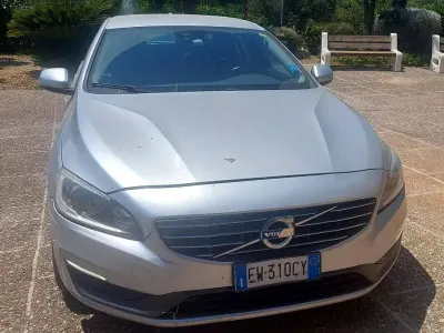 Usata Volvo S60 Momentum 136 CV (100 kW) 2014 Berlina