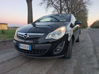 Usado Opel Corsa Color Edition 86 HP (63 kW) 2011 Citadino