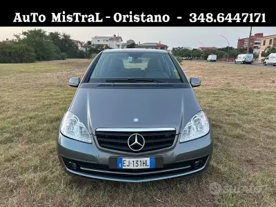 Usata Mercedes A180 Style 109 CV (80 kW) 2011 Grigio Utilitaria