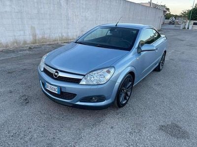 Usata Opel Astra Cabriolet Cosmo 179 CV (131 kW) 2007 Cabrio