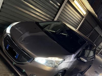 Usata Peugeot 208 68 CV (50 kW) 2012 Grigio Utilitaria