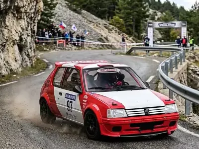 Usata Peugeot 205 GTi 130 CV (95 kW) 1985 Bianco Utilitaria