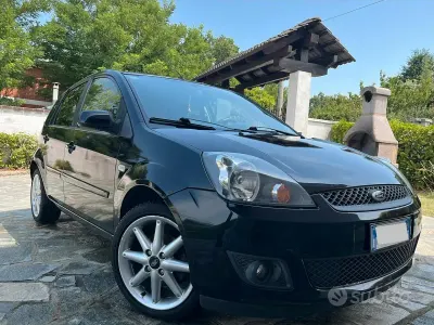 Usata Ford Fiesta Zetec 68 CV (50 kW) 2007 Nero Utilitaria