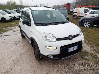 Usata Fiat Panda 4x4 S 85 CV (62 kW) 2017 Bianco Utilitaria