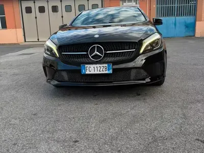 Gebraucht Mercedes A180 109 PS (80 kW) 2016 Schwarz Limousine