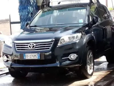Usata Toyota RAV4 Executive 150 CV (110 kW) 2011 Blu/azzurro SUV