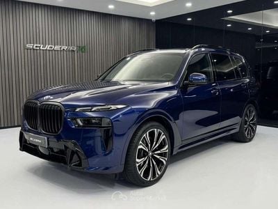 Usata BMW X7 M Sport 340 CV (250 kW) 2024 Tanzanite blue metallic SUV