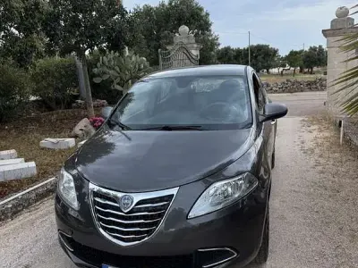 Usata Lancia Ypsilon 71 CV (52 kW) 2012 Utilitaria