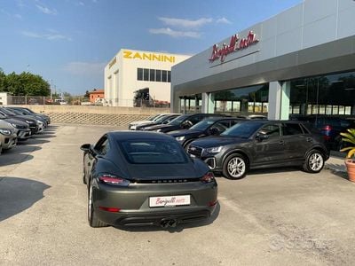Usata Porsche Cayman 300 CV (220 kW) 2021 Verde Coupé