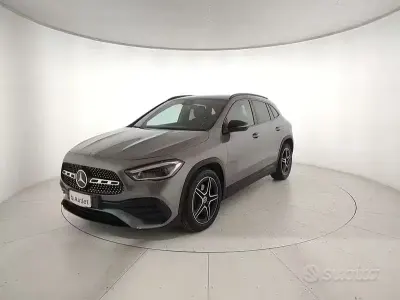 Usata Mercedes GLA200 Premium 150 CV (110 kW) 2021 Grigio SUV