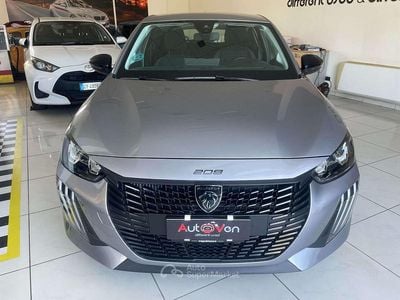 Usata Peugeot 208 Allure 101 CV (74 kW) 2024 Grigio medio met Utilitaria