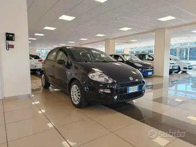Usata Fiat Punto Street 95 CV (69 kW) 2018 Nero Utilitaria