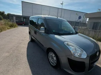 Usata Fiat Doblò 105 CV (77 kW) 2010 Grigio Monovolume