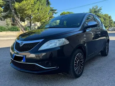 Usata Lancia Ypsilon 95 CV (69 kW) 2017 Utilitaria