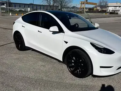 Usata Tesla Model Y 152 kW (208 CV) 2022 Bianco SUV