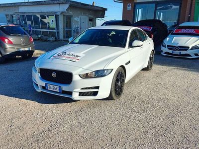 Usata Jaguar XE Portfolio 180 CV (132 kW) 2016 Bianco Berlina