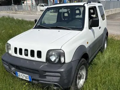 Usata Suzuki Jimny 82 CV (60 kW) 2010 SUV