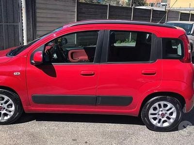 Usata Fiat Panda Lounge 69 CV (50 kW) 2014 Rosso Utilitaria