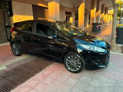 Usata Ford Fiesta ST-Line 75 CV (55 kW) 2017 Nero Utilitaria