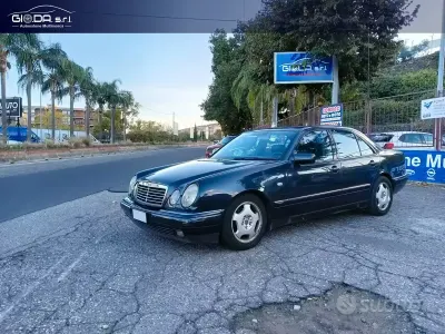 Gebraucht Mercedes E250 Avantgarde 150 PS (110 kW) 1998 Blau Limousine