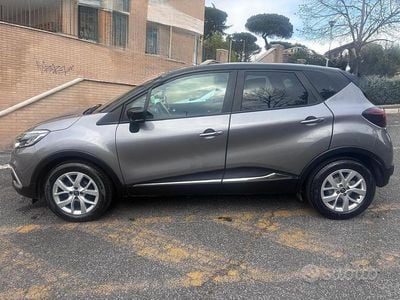 Usata Renault Captur 90 CV (66 kW) 2019 Grigio SUV